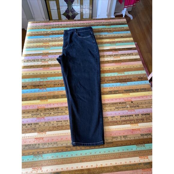 EVERLANE The Original Cheeky Straight Leg Jean Womens 33 Crop Black Wash 90s - Picture 2 of 13